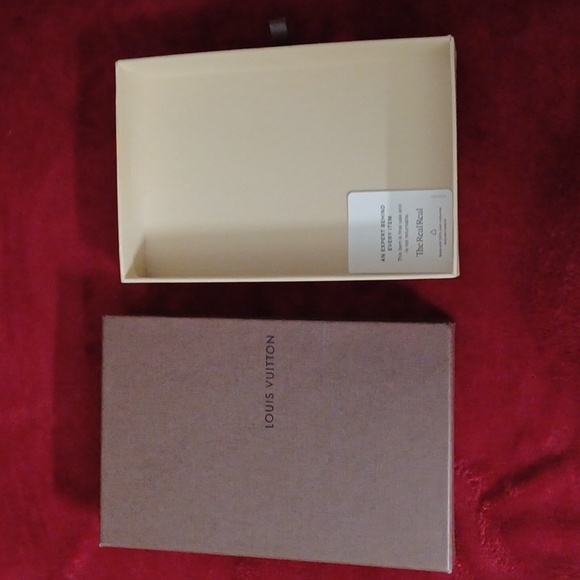 Box - Picture 2 of 5